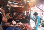 Chợ Hà Nội đầy ắp hàng, tiểu thương đắt khách mua
