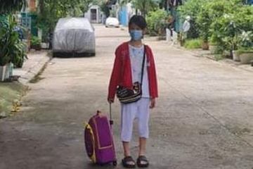 Bé gái 11 tuổi ở nhà trọ 1 mình suốt 24 ngày do mẹ đi cách ly đã được lên tàu về quê Hà Tĩnh