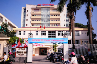 Bệnh viện Phổi Hà Nội phát hiện 14 ca dương tính Covid-19, tạm dừng nhận bệnh nhân