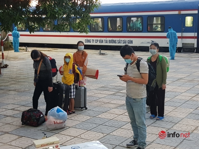 Hình ảnh chuyến tàu đưa 814 người con Hà Tĩnh từ Tp.HCM về quê nhà an toàn