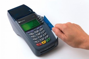 NHNN yêu cầu giảm phí giao dịch trên ATM, POS, chuyển khoản liên ngân hàng