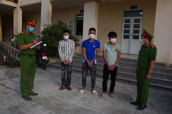 Bắt khẩn cấp 3 đối tượng vừa ra tù gây ra 5 vụ cướp giật tài sản ở Hà Nam, Ninh Bình