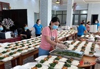 Hàng nghìn suất cơm miễn phí mỗi ngày hỗ trợ người dân cách ly ở Nghệ An