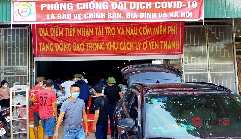 Hàng nghìn suất cơm miễn phí mỗi ngày hỗ trợ người dân cách ly ở Nghệ An