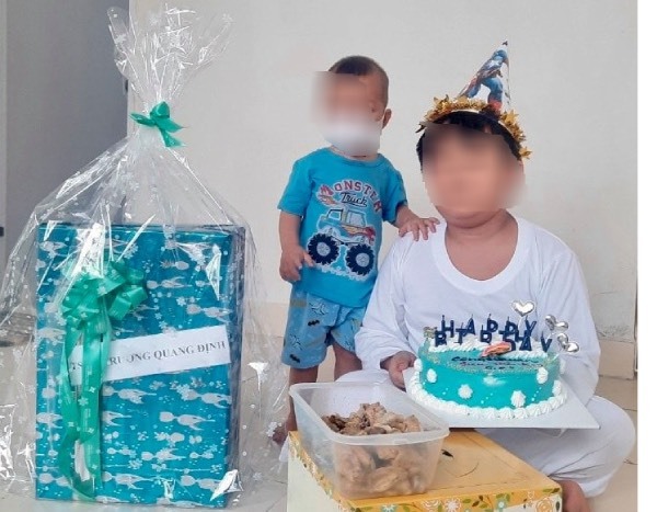 Sinh nhật đặc biệt của F0 9 tuổi ở bệnh viện dã chiến