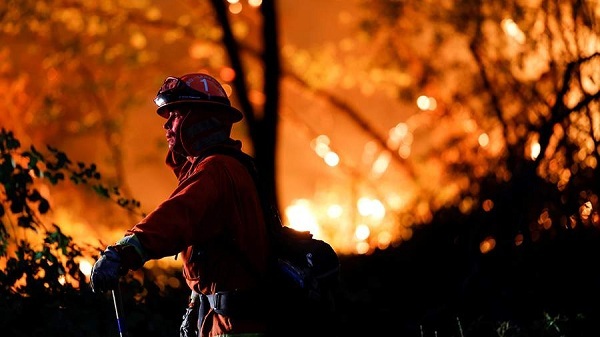 Cháy rừng ở California phá hủy thị trấn 150 tuổi trong tích tắc