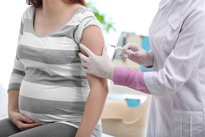 Phụ nữ mang thai trên 13 tuần được tiêm vắc xin Covid-19, BS nói gì?
