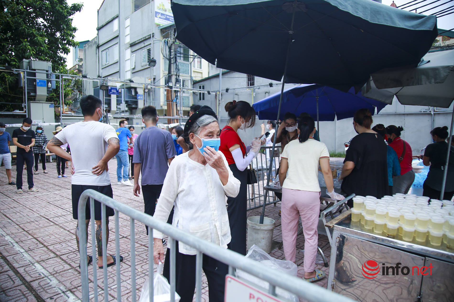 Hà Nội: Những bữa cơm '0 đồng' lan tỏa tình người trong mùa dịch