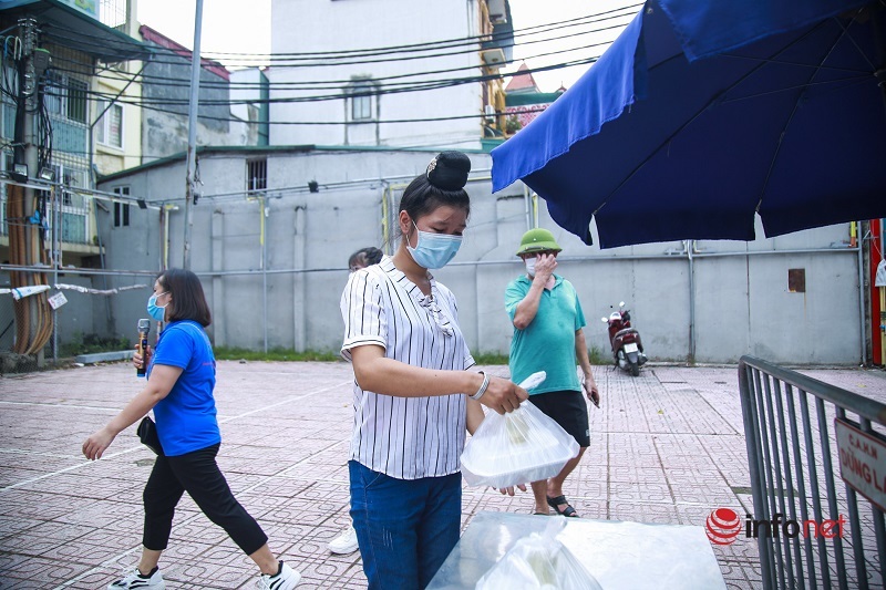 Hà Nội: Những bữa cơm '0 đồng' lan tỏa tình người trong mùa dịch