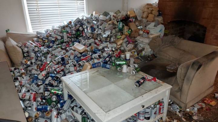 Căn nhà 'bẩn' nhất thế giới chứa 8.000 chai lọ thức ăn rác thải