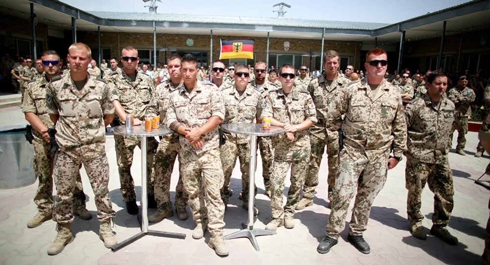 Quân đội Đức chỉ sơ tán 7 người từ Afghanistan, nhưng mang cả kho bia ‘ế’ về nước?