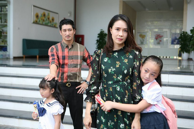 Bị gièm pha “diễn viên học dốt”, mẹ của diễn viên nhí Hồng Nhung đáp trả “cực gắt' kèm bằng chứng cụ thể