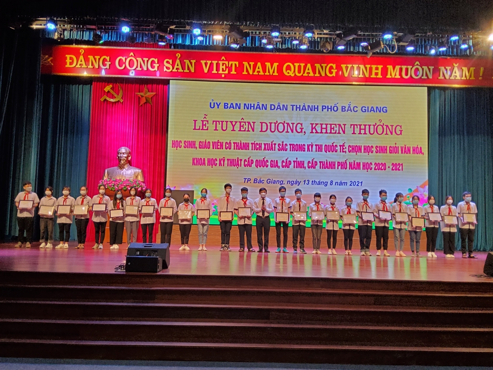 Bắc Giang,tuyên dương học sinh giỏi,tuyên dương giáo viên