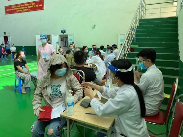 Lỡ dịp vào Nam chống dịch, nam sinh trường y khoa ở Hà Nội 'không ngồi im'