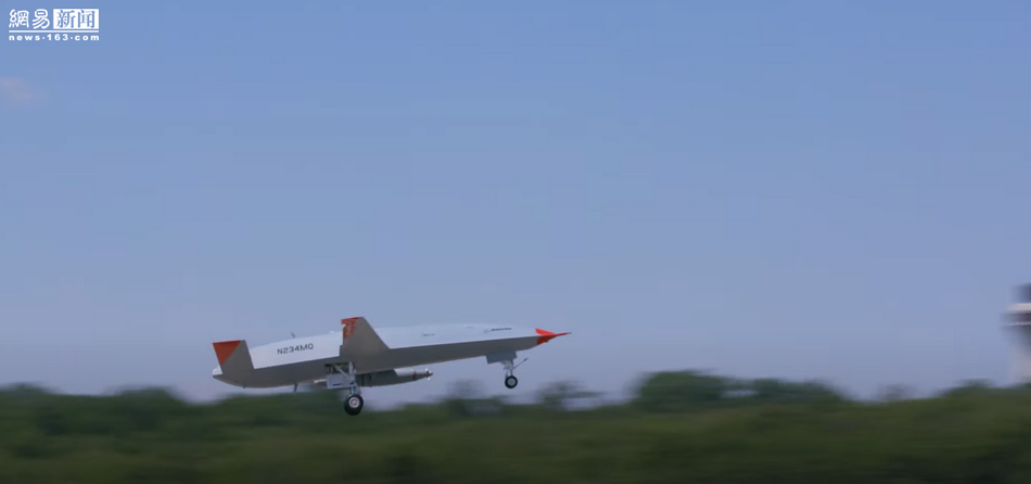 Xem hành động ‘thần kỳ’ trên không của bộ đôi siêu máy bay Mỹ