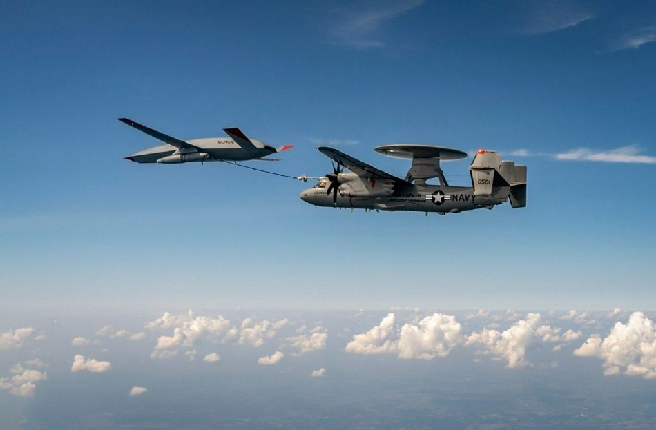 UAV,máy bay cảnh báo sớm E-2D,tiếp nhiên liệu trên không