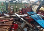 Mưa lớn, lốc xoáy giật sập 11 căn nhà, 8 người bị thương