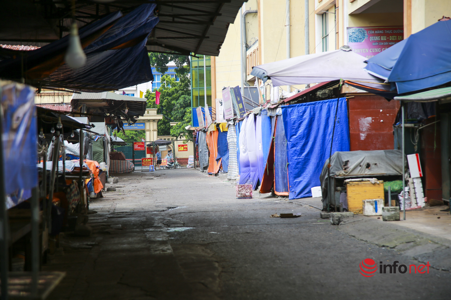 Hà Nội: F0 đến khu chợ dân 2 phường đi chung, phong tỏa 2 tuyến phố