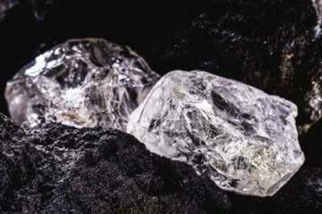 Sự thật về những viên kim cương 'siêu sâu' từ xác sinh vật trong lòng đất