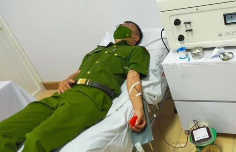 Đại úy Công an Hà Tĩnh hàng chục lần 'cứu' bệnh nhân nhóm máu hiếm