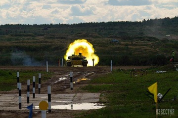 Mãn nhãn với màn trình diễn của đội tuyển xe tăng Nga ở nội dung ‘Xe tăng hành tiến’
