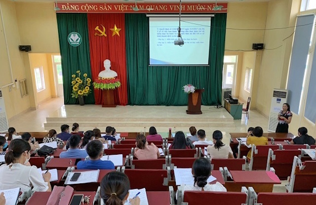 50 cán bộ y tế trường học ở Hoà Bình được tập huấn ATTP năm học mới