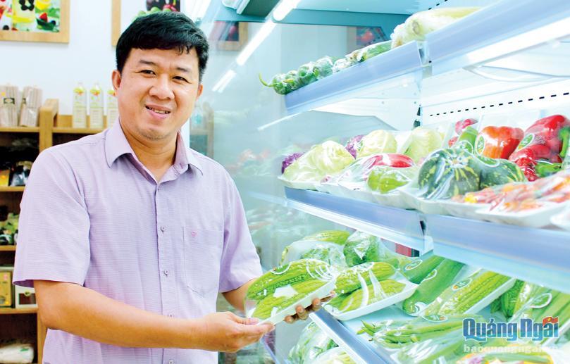 Kỹ sư cơ khí mê nông nghiệp, trở thành chủ chuỗi cửa hàng thực phẩm sạch