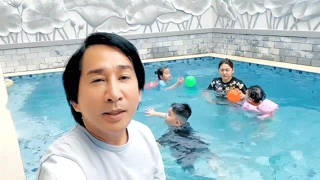 Clip: Gia đình NSƯT Kim Tử Long rộn tiếng cười trong mùa dịch