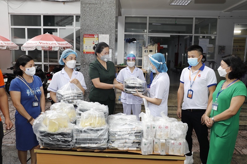 Bếp Thạch Sanh,Food Banks Vietnam,Ngân hàng thực phẩm,hỗ trợ,tuyến đầu,chống dịch,sinh viên,người khó khăn