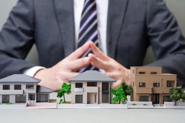 Tôi có nên đầu tư bất động sản ‘ngộp’ chờ hết dịch thì bán không?