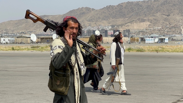 Thực hư tin đồn binh sĩ Afghanistan do NATO đào tạo gia nhập Taliban