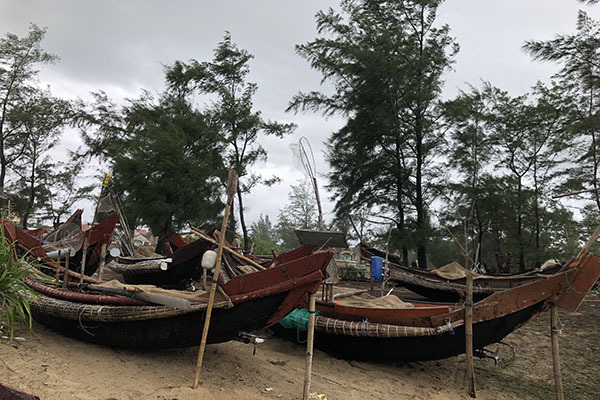 Thừa Thiên – Huế: Mưa to gió lớn trước bão, nhiều nhà tốc mái