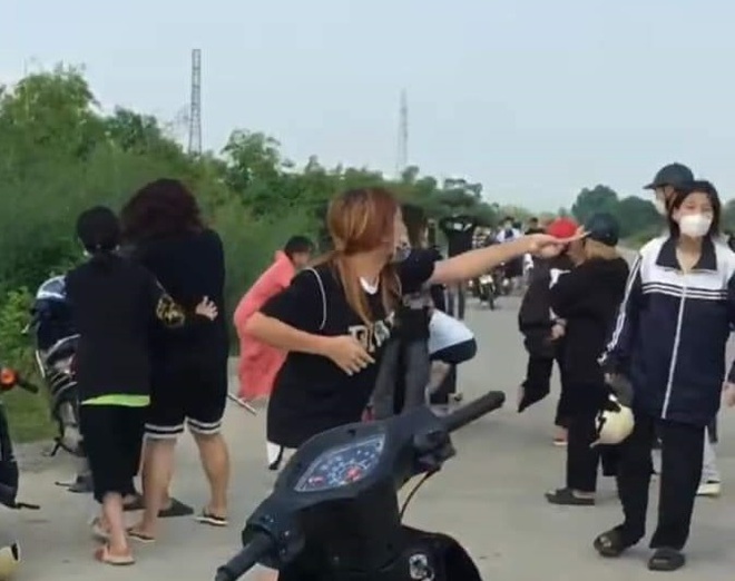 bạo lực học đường,học sinh đánh nhau,Ninh Bình,đánh hội đồng