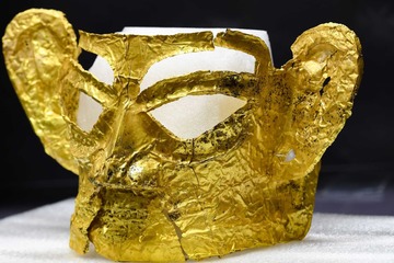 Tìm thấy mặt nạ vàng 3.000 năm tuổi ở Trung Quốc