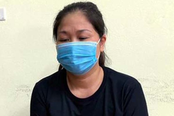 Hà Nội: Chồng 'cầu cứu', vợ say rượu lao đến chốt, đánh công an trực
