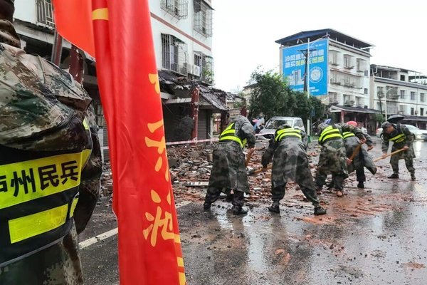 Động đất ở Tứ Xuyên của Trung Quốc, 63 người thương vong, huy động 4.000 nhân viên cứu hộ