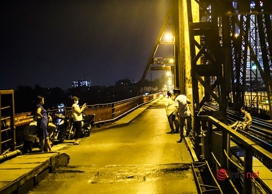 Cầu Long Biên,tụ tập,hóng gió,tập thể dục