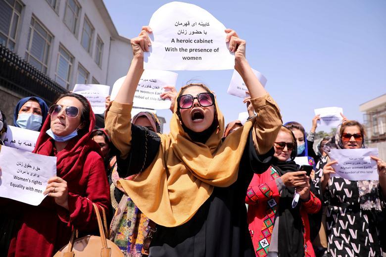 Chính quyền mới của Afghanistan cấm lao động nữ ở Kabul đi làm
