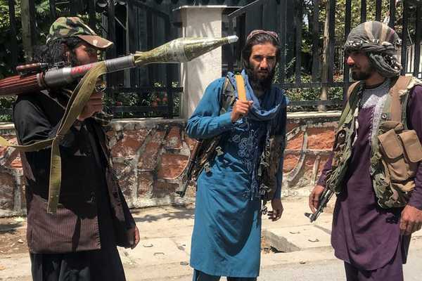 Lính Taliban bỡ ngỡ khi tiếng súng lặng im ở Afghanistan