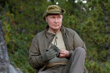 Những hình ảnh ‘siêu hot’ từ kỳ nghỉ của ông Putin ở Siberia được công bố