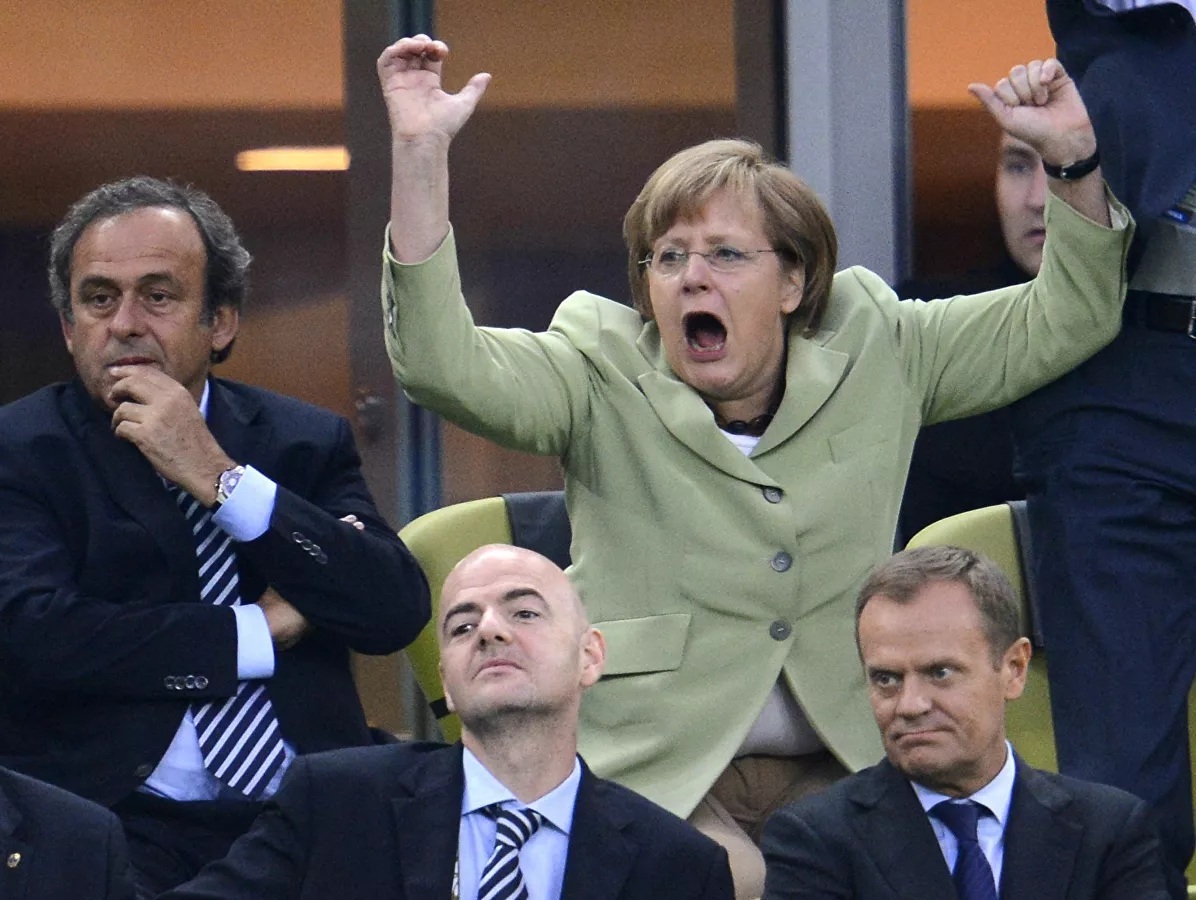 Những khoảnh khắc mang tính biểu tượng của bà Merkel