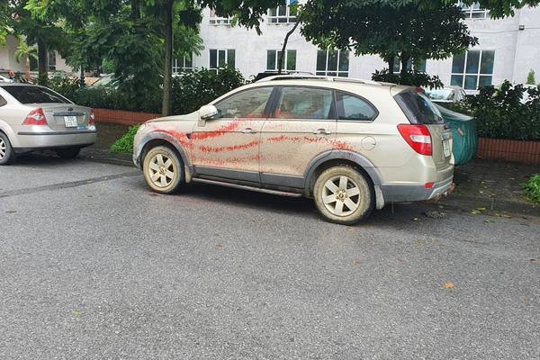 Kẻ tạt sơn hàng chục xe ô tô ở Hà Nội có thể bị xử lý hình sự