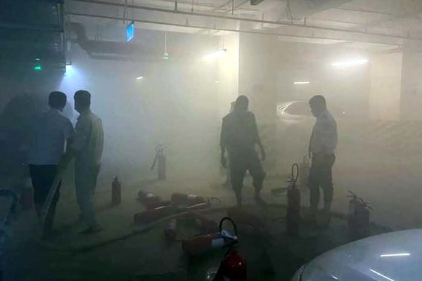 Làm rõ nguyên nhân vụ cháy xe ô tô ở tầng hầm chung cư cao cấp tại Hà Nội