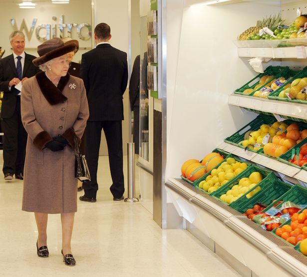 Cựu đầu bếp Hoàng gia Anh hé lộ sở thích ăn uống ‘nghiêm ngặt’ của Nữ hoàng Elizabeth II