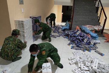 Bắt giữ hàng ngàn bao thuốc lá lậu ở biên giới tỉnh An Giang