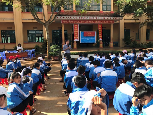 2.000 học sinh, thầy cô giáo tỉnh Đắc Nông được tuyên truyền tác hại thuốc lá