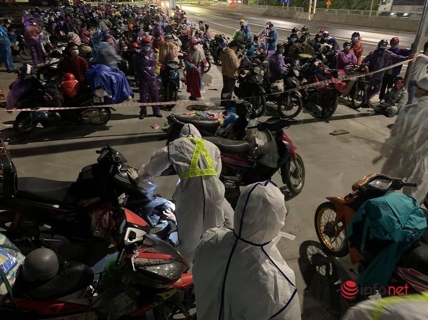SOS Đà Nẵng,thanh niên Đà Nẵng,người đi xe máy về quê