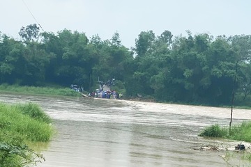 Mưa lớn sau bão, 2 người ở Yên Bái bị nước lũ cuốn mất tích