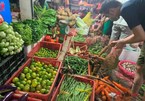 Không chỉ ở Hà Nội, giá rau xanh ở nhiều nơi cũng tăng chóng mặt