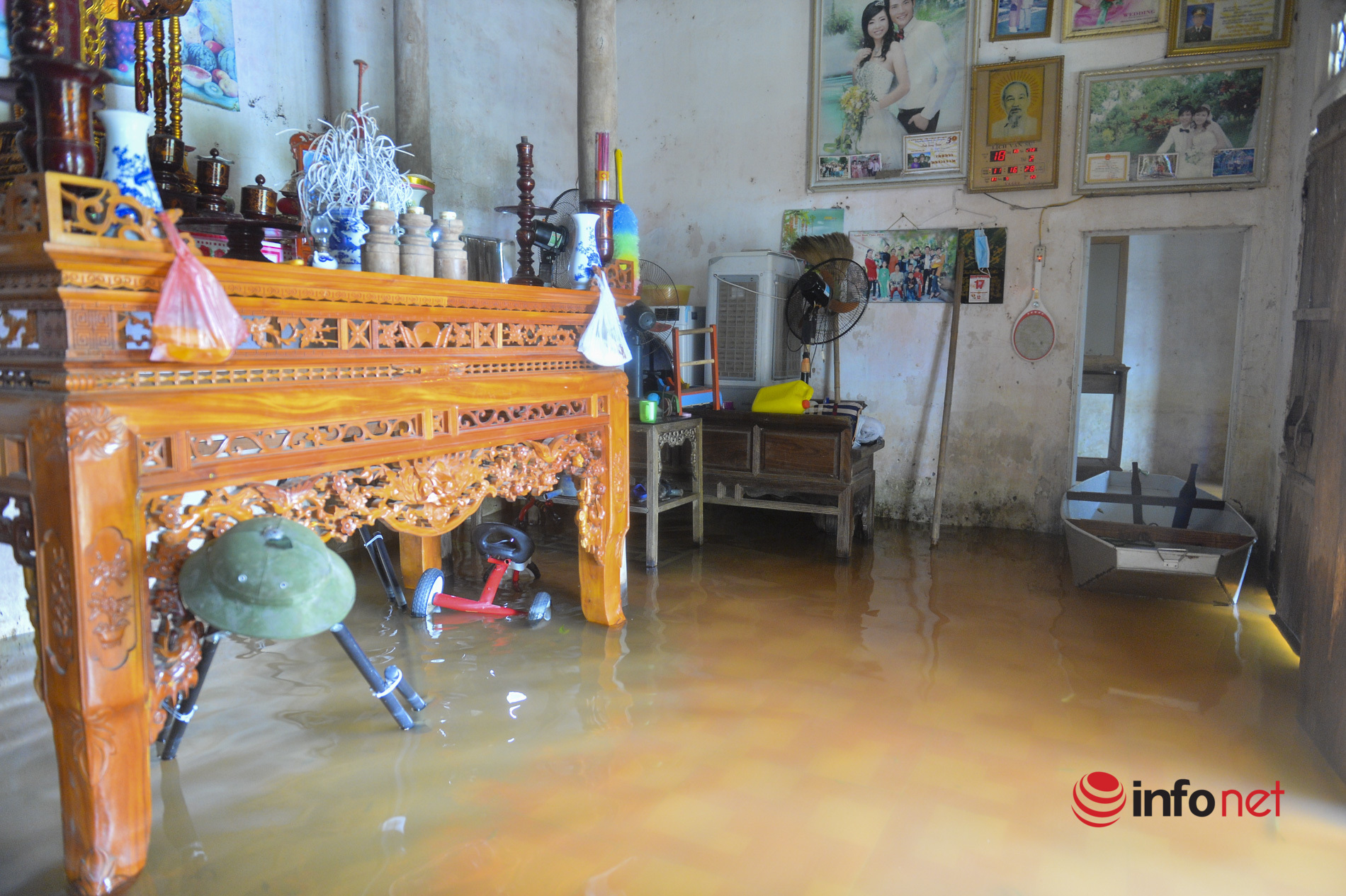 Hà Nội: Nước sông lên cao, hàng trăm hộ dân ở Chương Mỹ bị ngập nặng